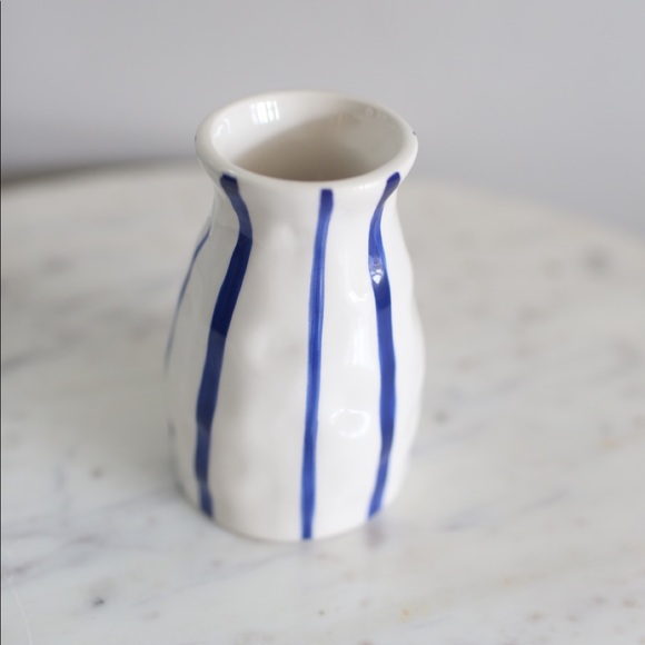 **SOLD**Ashland blue and white coastal vase - Picture 2 of 5